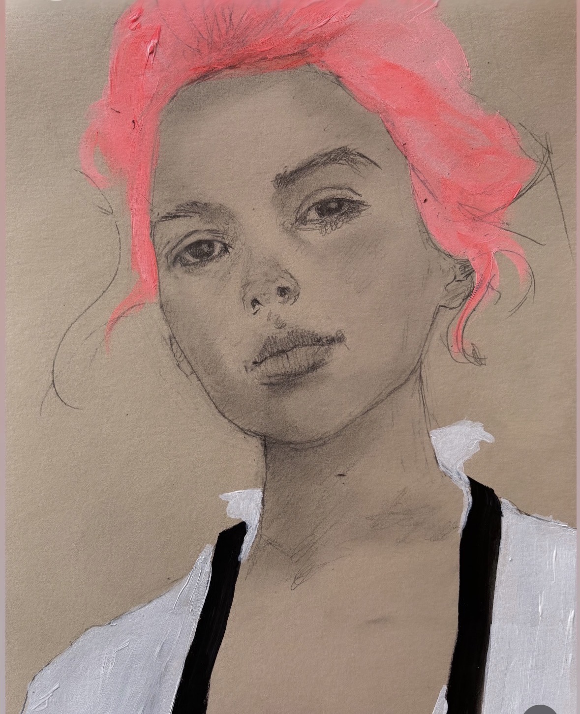 Portrait de femme aux cheveux rose vif, œuvre de Carole Puéo